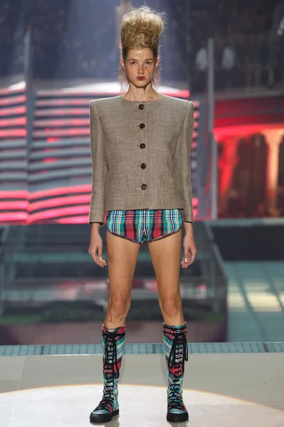 Look 29